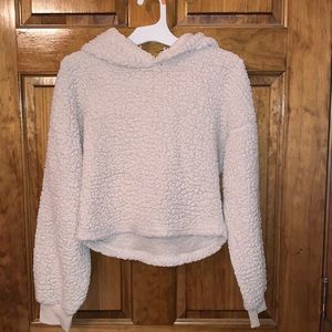 SHEIN Cropped Sweatshirt